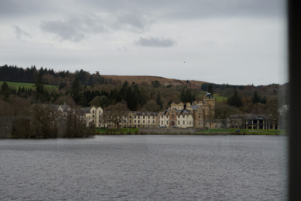 Corociera sul Loch Loman